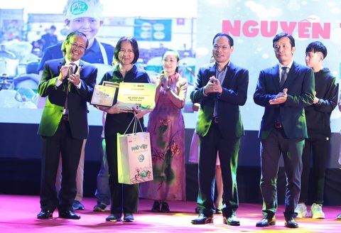 Vinh danh 10 Hoa Hồi Vàng - người nấu phở ngon năm 2020 - Ảnh 2. Vinh danh 10 Hoa Hồi Vàng - người nấu phở ngon năm 2020 - Ảnh 2.