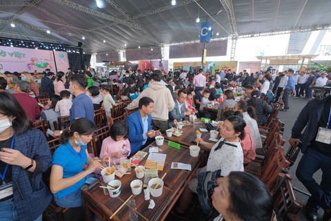 Ngày của phở 12-12: Cảm nhận trọn vẹn hương phở Việt - Ảnh 6. Ngày của phở 12-12: Cảm nhận trọn vẹn hương phở Việt - Ảnh 6.
