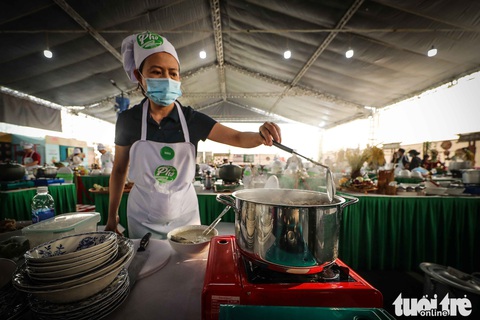 Hương phở thơm ngào ngạt ở cuộc thi ‘Đi tìm người nấu Phở ngon năm 2020’ - Ảnh 8. Hương phở thơm ngào ngạt ở cuộc thi ‘Đi tìm người nấu Phở ngon năm 2020’ - Ảnh 8.