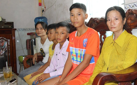 Hành trình 400km của 3 đứa trẻ và hạnh phúc gia đình - Ảnh 1. Hành trình 400km của 3 đứa trẻ và hạnh phúc gia đình - Ảnh 1.