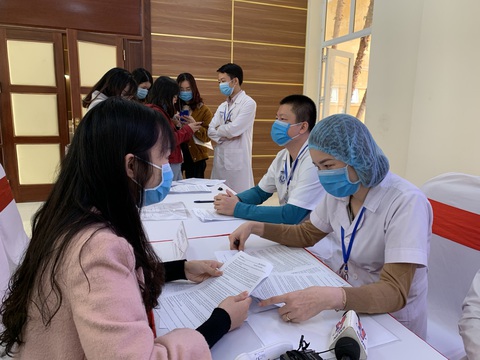 Thêm 4 ca bệnh COVID-19 mới tại Việt Nam, thế giới xấp xỉ 72 triệu ca - Ảnh 1. Thêm 4 ca bệnh COVID-19 mới tại Việt Nam, thế giới xấp xỉ 72 triệu ca - Ảnh 1.