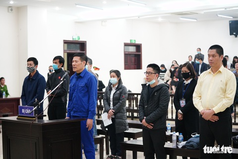 Cựu giám đốc CDC Hà Nội lãnh 10 năm tù vì nâng khống giá máy xét nghiệm - Ảnh 3. Cựu giám đốc CDC Hà Nội lãnh 10 năm tù vì nâng khống giá máy xét nghiệm - Ảnh 3.