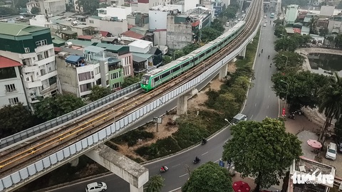 Ngắm đoàn tàu lần đầu chạy thử toàn tuyến trên đường sắt Cát Linh - Hà Đông - Ảnh 8. Ngắm đoàn tàu lần đầu chạy thử toàn tuyến trên đường sắt Cát Linh - Hà Đông - Ảnh 8.