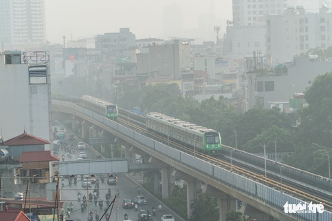 Ngắm đoàn tàu lần đầu chạy thử toàn tuyến trên đường sắt Cát Linh - Hà Đông - Ảnh 3. Ngắm đoàn tàu lần đầu chạy thử toàn tuyến trên đường sắt Cát Linh - Hà Đông - Ảnh 3.