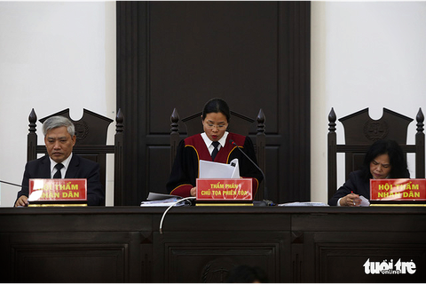 Cựu giám đốc CDC Hà Nội lãnh 10 năm tù vì nâng khống giá máy xét nghiệm - Ảnh 2. Cựu giám đốc CDC Hà Nội lãnh 10 năm tù vì nâng khống giá máy xét nghiệm - Ảnh 2.