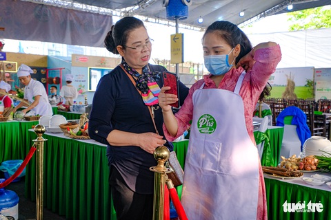 Hương phở thơm ngào ngạt ở cuộc thi ‘Đi tìm người nấu Phở ngon năm 2020’ - Ảnh 10. Hương phở thơm ngào ngạt ở cuộc thi ‘Đi tìm người nấu Phở ngon năm 2020’ - Ảnh 10.