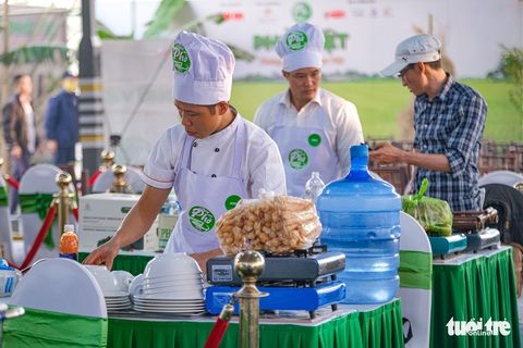 Hương phở thơm ngào ngạt ở cuộc thi ‘Đi tìm người nấu Phở ngon năm 2020’ - Ảnh 9. Hương phở thơm ngào ngạt ở cuộc thi ‘Đi tìm người nấu Phở ngon năm 2020’ - Ảnh 9.