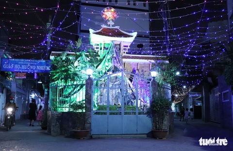 Xóm đạo Sài Gòn bắt đầu lên đèn chuẩn bị đón Giáng sinh - Ảnh 10. Xóm đạo Sài Gòn bắt đầu lên đèn chuẩn bị đón Giáng sinh - Ảnh 10.