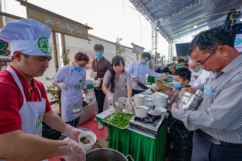 Thưởng thức các danh phở trong đại tiệc Ngày của Phở chỉ với 10.000 đồng - Ảnh 5. Thưởng thức các danh phở trong đại tiệc Ngày của Phở chỉ với 10.000 đồng - Ảnh 5.