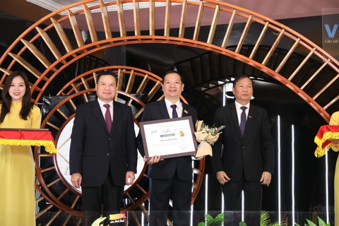 Tập đoàn Hưng Thịnh vào Top 10 doanh nghiệp bền vững tại Việt Nam 2020 - Ảnh 1. Tập đoàn Hưng Thịnh vào Top 10 doanh nghiệp bền vững tại Việt Nam 2020 - Ảnh 1.