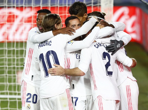 Đánh bại kình địch Atletico Madrid, Real Madrid làm sống lại cuộc đua vô địch - Ảnh 1. Đánh bại kình địch Atletico Madrid, Real Madrid làm sống lại cuộc đua vô địch - Ảnh 1.