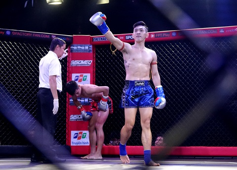 1.000 khán giả xem thi đấu thể thức MMA nghiệp dư tại Việt Nam - Ảnh 10. 1.000 khán giả xem thi đấu thể thức MMA nghiệp dư tại Việt Nam - Ảnh 10.