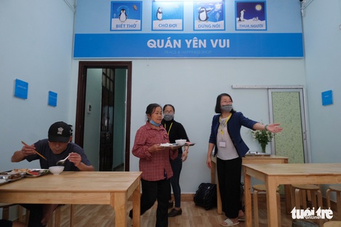 2.000 đồng/suất cơm Yên Vui, mời cô bác ghé vô dùng thử - Ảnh 8. 2.000 đồng/suất cơm Yên Vui, mời cô bác ghé vô dùng thử - Ảnh 8.
