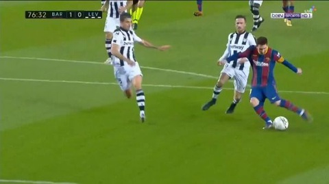 Messi ghi bàn thắng muộn giúp Barca vươn lên... thứ 8 - Ảnh 2. Messi ghi bàn thắng muộn giúp Barca vươn lên... thứ 8 - Ảnh 2.