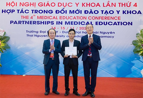 Sinh viên y khoa DTU giành giải nhất cuộc thi viết tiểu luận - Ảnh 2. Sinh viên y khoa DTU giành giải nhất cuộc thi viết tiểu luận - Ảnh 2.