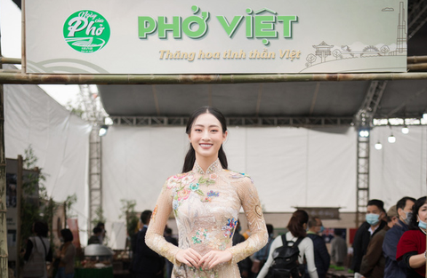 Hoa hậu Lương Thùy Linh tiết lộ là mình là fan cuồng của Phở - Ảnh 1. Hoa hậu Lương Thùy Linh tiết lộ là mình là fan cuồng của Phở - Ảnh 1.