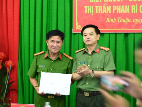 Nếu không bắt kịp, hung thủ sẽ giết thêm 1 người ở TP.HCM - Ảnh 3. Nếu không bắt kịp, hung thủ sẽ giết thêm 1 người ở TP.HCM - Ảnh 3.