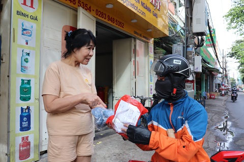 Hàng loạt vụ đánh tráo khi mua hàng online: Bức xúc không được kiểm hàng khi nhận - Ảnh 1. Hàng loạt vụ đánh tráo khi mua hàng online: Bức xúc không được kiểm hàng khi nhận - Ảnh 1.