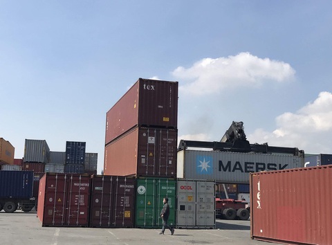 Doanh nghiệp ‘kêu trời’ vì hàng quá cảnh bị hải quan ‘khui’ kiểm tra thủ công - Ảnh 2. Doanh nghiệp ‘kêu trời’ vì hàng quá cảnh bị hải quan ‘khui’ kiểm tra thủ công - Ảnh 2.