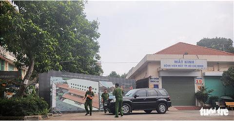 Đình chỉ công tác 2 lãnh đạo Bệnh viện Mắt TP.HCM để phục vụ điều tra - Ảnh 2. Đình chỉ công tác 2 lãnh đạo Bệnh viện Mắt TP.HCM để phục vụ điều tra - Ảnh 2.