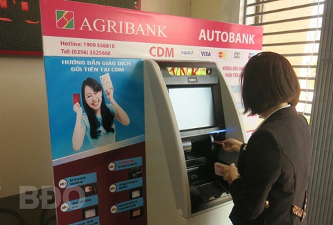 Agribank đã phát hành gần 300.000 thẻ ở nông thôn - Ảnh 1. Agribank đã phát hành gần 300.000 thẻ ở nông thôn - Ảnh 1.