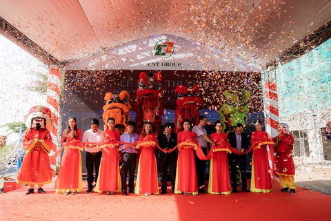 Sôi động giao dịch tại lễ cất nóc nhà phố thương mại Ha Tien Centroria - Ảnh 3. Sôi động giao dịch tại lễ cất nóc nhà phố thương mại Ha Tien Centroria - Ảnh 3.