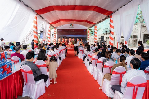 Sôi động giao dịch tại lễ cất nóc nhà phố thương mại Ha Tien Centroria - Ảnh 5. Sôi động giao dịch tại lễ cất nóc nhà phố thương mại Ha Tien Centroria - Ảnh 5.