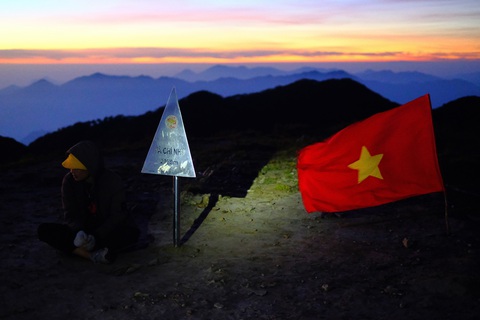 2 ngày leo đỉnh núi Tà Chì Nhù ngắm hoàng hôn tím lịm - Ảnh 9. 2 ngày leo đỉnh núi Tà Chì Nhù ngắm hoàng hôn tím lịm - Ảnh 9.