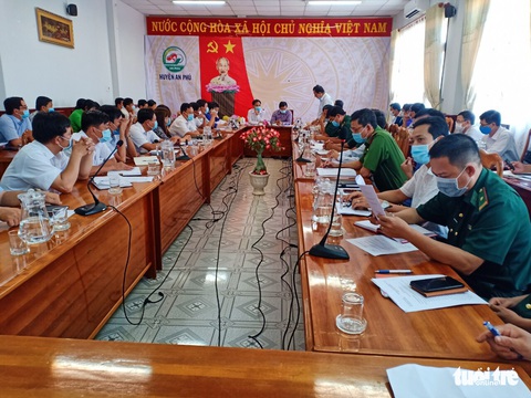 Hai người dương tính với Chikungunya, phun xịt cả ấp - Ảnh 1. Hai người dương tính với Chikungunya, phun xịt cả ấp - Ảnh 1.