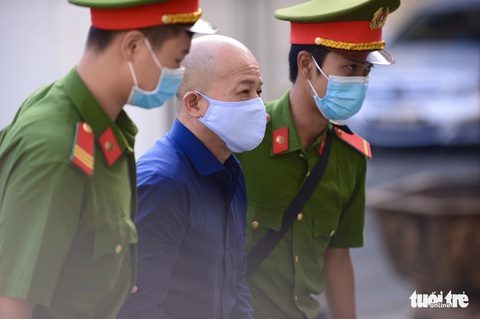 Ông Đinh Ngọc Hệ: 725 tỉ là của tôi, lời ăn lỗ chịu - Ảnh 2. Ông Đinh Ngọc Hệ: 725 tỉ là của tôi, lời ăn lỗ chịu - Ảnh 2.