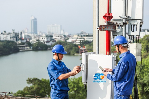 VinaPhone là nhà mạng đầu tiên được cấp phép tần số 5G - Ảnh 1. VinaPhone là nhà mạng đầu tiên được cấp phép tần số 5G - Ảnh 1.