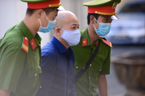 Đề nghị ông Đinh La Thăng 10 đến 11 năm tù dù không nhận tội - Ảnh 3. Đề nghị ông Đinh La Thăng 10 đến 11 năm tù dù không nhận tội - Ảnh 3.