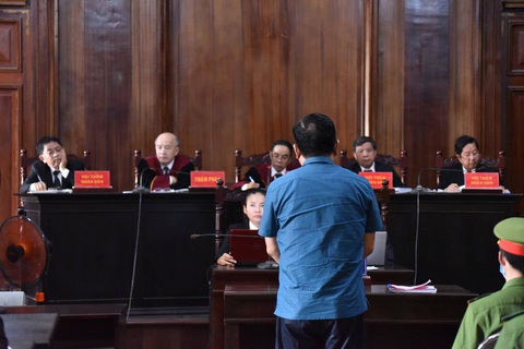 Ông Đinh La Thăng: Viện kiểm sát chứng minh tôi sai đi! - Ảnh 1. Ông Đinh La Thăng: Viện kiểm sát chứng minh tôi sai đi! - Ảnh 1.