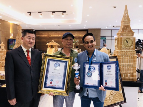 Nguyễn Văn Chung xác lập kỷ lục Việt Nam, Thế Hiển được tặng biểu tượng Hoa tre - Ảnh 2. Nguyễn Văn Chung xác lập kỷ lục Việt Nam, Thế Hiển được tặng biểu tượng Hoa tre - Ảnh 2.