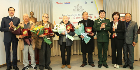 Tôn vinh báo Giải Phóng - tờ báo trên tuyến lửa - Ảnh 1. Tôn vinh báo Giải Phóng - tờ báo trên tuyến lửa - Ảnh 1.