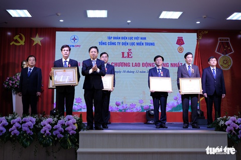 EVNCPC đón nhận Huân chương Lao động hạng Nhất - Ảnh 2. EVNCPC đón nhận Huân chương Lao động hạng Nhất - Ảnh 2.