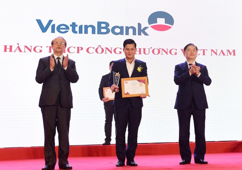 VietinBank được vinh danh Top 10 sản phẩm, dịch vụ tin dùng Việt Nam - Ảnh 2. VietinBank được vinh danh Top 10 sản phẩm, dịch vụ tin dùng Việt Nam - Ảnh 2.