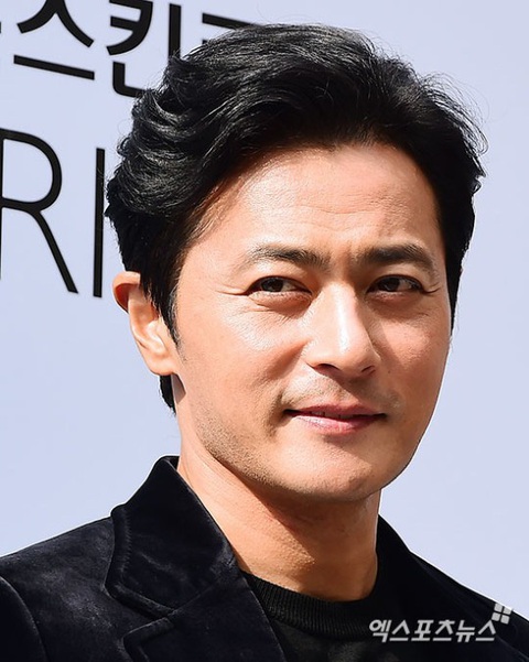Showbiz Hàn 2020: Vẫn scandal, thiệt hại vì COVID-19 và chấn động những cái chết - Ảnh 7. Showbiz Hàn 2020: Vẫn scandal, thiệt hại vì COVID-19 và chấn động những cái chết - Ảnh 7.