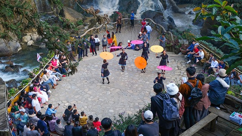 Tour Tết Nguyên đán trả góp, tour Tết dương lịch như... không có - Ảnh 1. Tour Tết Nguyên đán trả góp, tour Tết dương lịch như... không có - Ảnh 1.