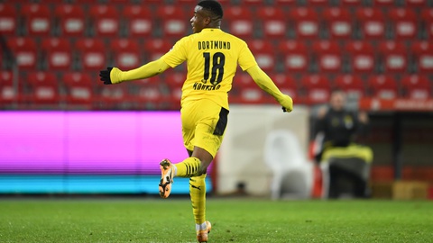 Điểm tin thể thao sáng 19-12: Dortmund bại trận sau khi sa thải HLV - Ảnh 1. Điểm tin thể thao sáng 19-12: Dortmund bại trận sau khi sa thải HLV - Ảnh 1.