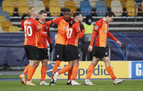 Lại thua đội bóng Ukraine, Real gặp khó ở Champions League - Ảnh 1. Lại thua đội bóng Ukraine, Real gặp khó ở Champions League - Ảnh 1.