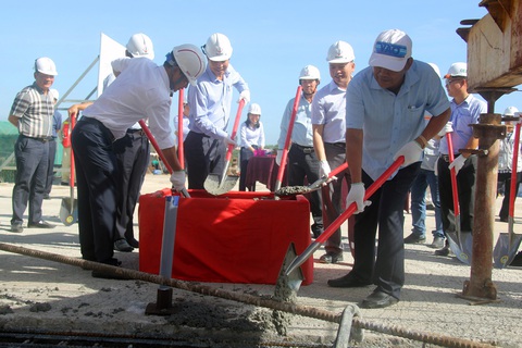 Hợp long cầu vượt nút giao đường 319 với cao tốc TP.HCM - Long Thành - Dầu Giây - Ảnh 1. Hợp long cầu vượt nút giao đường 319 với cao tốc TP.HCM - Long Thành - Dầu Giây - Ảnh 1.