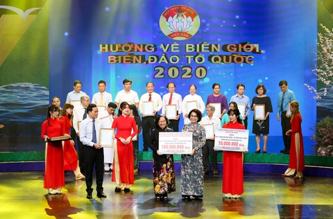 Hơn 34 tỉ đồng ủng hộ Quỹ Vì biển đảo quê hương - Vì tuyến đầu Tổ quốc - Ảnh 1. Hơn 34 tỉ đồng ủng hộ Quỹ Vì biển đảo quê hương - Vì tuyến đầu Tổ quốc - Ảnh 1.
