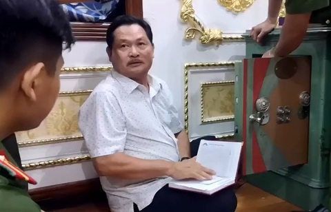 Con trai của đại gia có biệt thự dát vàng ở Bà Rịa - Vũng Tàu cũng bị bắt - Ảnh 3. Con trai của đại gia có biệt thự dát vàng ở Bà Rịa - Vũng Tàu cũng bị bắt - Ảnh 3.