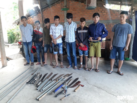 Phát hiện kho mã tấu, búa, chĩa trong tiệm game bắn cá - Ảnh 1. Phát hiện kho mã tấu, búa, chĩa trong tiệm game bắn cá - Ảnh 1.