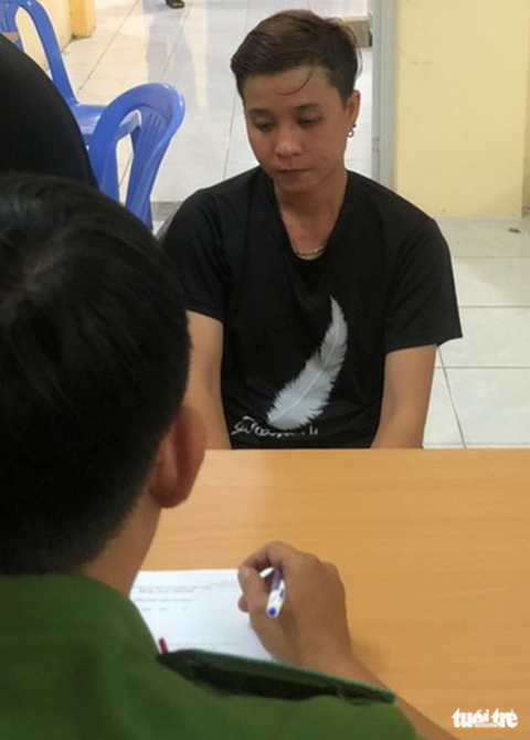 Ăn nhậu hát đã đời, chị đại rút dao đâm người uống cùng gục tại chỗ - Ảnh 1. Ăn nhậu hát đã đời, chị đại rút dao đâm người uống cùng gục tại chỗ - Ảnh 1.