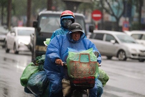 Hà Nội lạnh 15 độ, Bắc và Trung Bộ có mưa rào và dông - Ảnh 1. Hà Nội lạnh 15 độ, Bắc và Trung Bộ có mưa rào và dông - Ảnh 1.