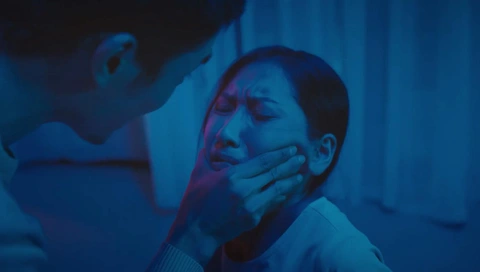 Phim ngắn Vòng lặp: Khi bạo lực gia đình hủy hoại tâm hồn trẻ em - Ảnh 3. Phim ngắn Vòng lặp: Khi bạo lực gia đình hủy hoại tâm hồn trẻ em - Ảnh 3.