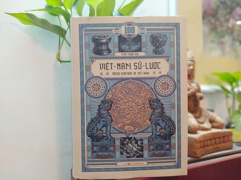 Việt Nam sử lược phiên bản đặc biệt - Ảnh 1. Việt Nam sử lược phiên bản đặc biệt - Ảnh 1.