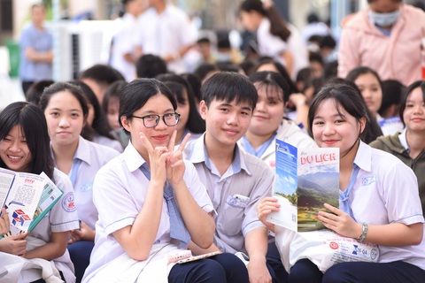 Tái khởi động tư vấn tuyển sinh 2021 - Ảnh 1. Tái khởi động tư vấn tuyển sinh 2021 - Ảnh 1.
